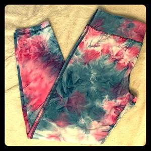 Tide dye athletic leggings